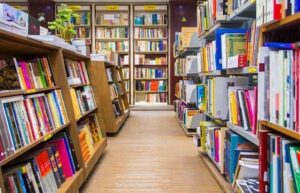 رازهای موفقیت کتابهای پرفروش: از قرن بیستم تا امروز 4 تأثیر تبلیغات بر فروش کتاب