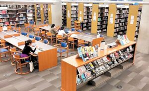 نقش کتاب‌خانه‌های عمومی در تعلیم و تربیت